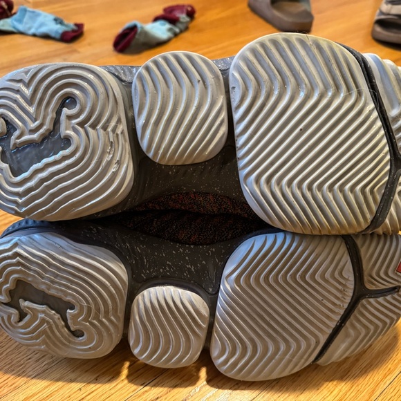 Nike LeBron 16 Men’s Sneakers Sz 12 - Picture 6 of 7